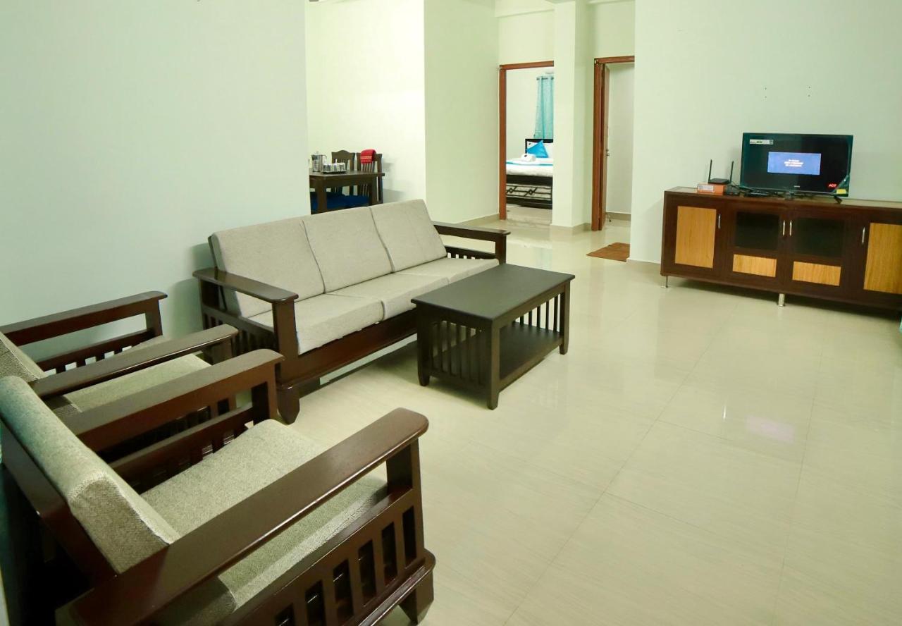 Truelife - Family Suites - Ps4 Veg Restaurant, On Way To Balaji Temple - 2Bhk Ac Apartments - Coffee Tea Milk - Super Fast Wifi, Kitchen, Smart Tv, Parking - Easy Access To Airport, Railway Station And To All Temples - Top Service With Lots Of Love 티루파티 외부 사진