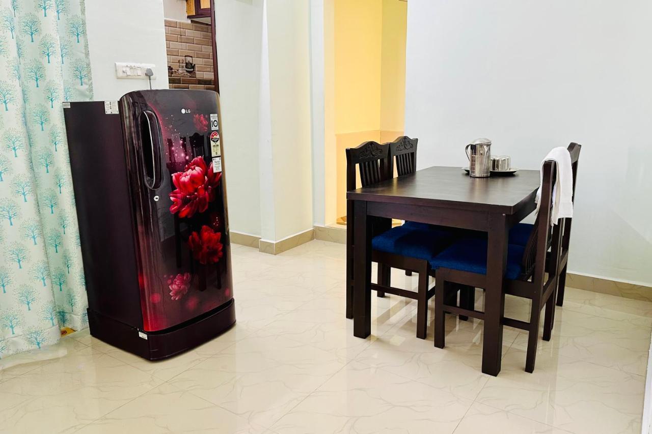 Truelife - Family Suites - Ps4 Veg Restaurant, On Way To Balaji Temple - 2Bhk Ac Apartments - Coffee Tea Milk - Super Fast Wifi, Kitchen, Smart Tv, Parking - Easy Access To Airport, Railway Station And To All Temples - Top Service With Lots Of Love 티루파티 외부 사진