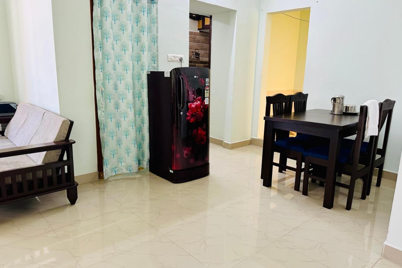 Truelife - Family Suites - Ps4 Veg Restaurant, On Way To Balaji Temple - 2Bhk Ac Apartments - Coffee Tea Milk - Super Fast Wifi, Kitchen, Smart Tv, Parking - Easy Access To Airport, Railway Station And To All Temples - Top Service With Lots Of Love 티루파티 외부 사진